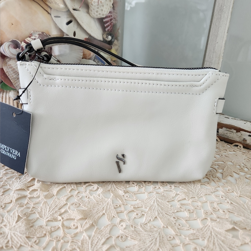 NWT  Simply Vera Wang Wristlet.  VEGAN LEATHER.  Creamy White